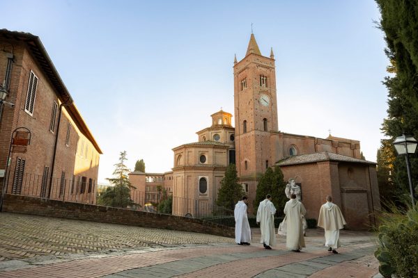 Monaci e calici - immagine 5